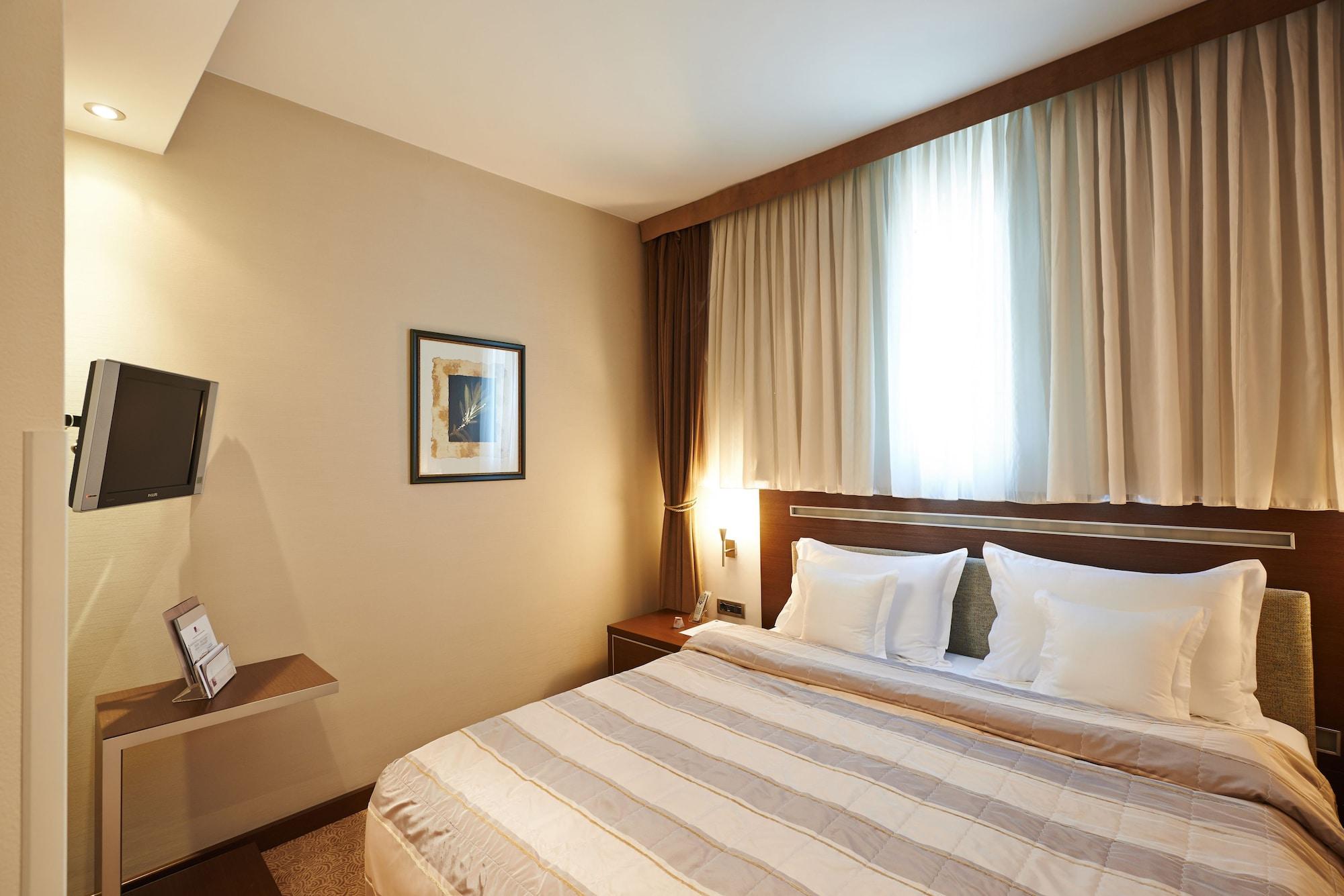 In Hotel Beograd Bagian luar foto